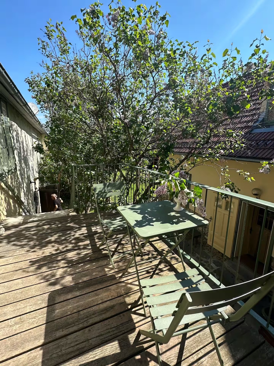 Charming Garden Hideaway, Terrasse